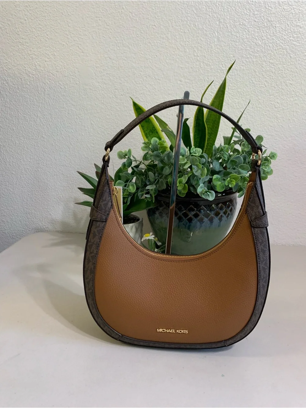 👜💕 Michael Kors Brown Crescent Shoulder Bag